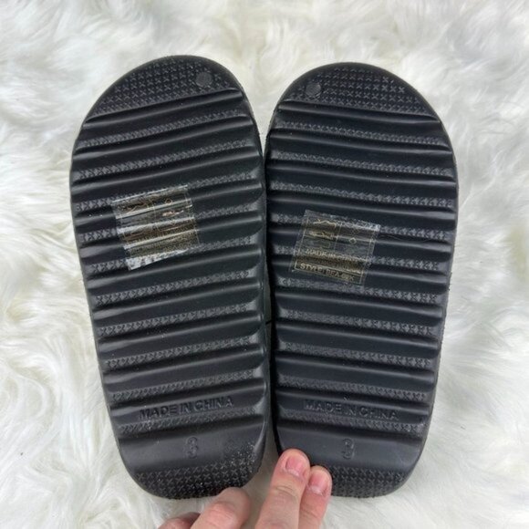 Mudd Bea Slides in Black Glitter - Picture 2 of 3